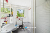 S&P | Badezimmer - Hohenaverbergen | Renovierungsbedürftiges Familienhaus auf Traum-Grundstück