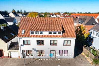 Vegesack | Mehrfamilienhaus mit Gewerbe, Garagen und großem Grundstück, 28755 Bremen, Mehrfamilienhaus