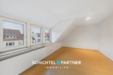 S&P | Wohnzimmer - Hastedt | Bezugsfrei: Eigentumswohnung mit Ausbaupotenzial und Stellplatz