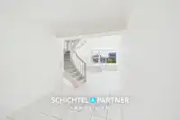 Flur mit Treppe