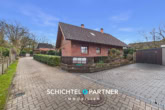 S&P | Einfahrt - Quelkhorn | Traumhaftes 3-Parteien-Haus auf schönem Grundstück