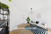 S&P | Wohnzimmer - Neustadt | Renovierte 3-Zimmer-Wohnung mit Balkon – sofort Einzugsbereit