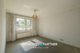 NEUER PREIS | Eigentumswohnung mit sonnigem Balkon, Keller und viel Potenzial in Bremens Bestlage - S&P | Schlafzimmer