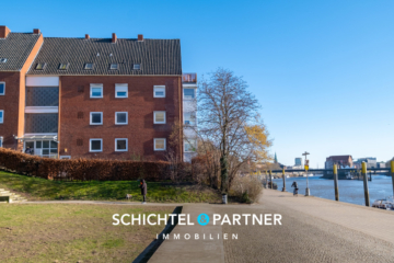 Altstadt | Teilrenovierte Eigentumswohnung mit Balkon direkt an der Weser, 28195 Bremen, Erdgeschosswohnung