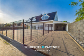S&P | Außenansicht - Uphusen | Nobles Wohn- und Geschäftshaus mit riesiger Parkfläche und Halle