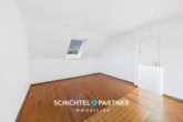 S&P | Schlafzimmer - Uphusen | Rentables Wohn- und Geschäftshaus mit Hinterhof und Autohalle