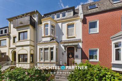 Mitte | Freie Stadtvilla mit 3-Wohneinheiten oder als Einfamilienhaus, 27568 Bremerhaven, Mehrfamilienhaus