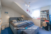 S&P | Dachgeschoss - Schlafzimmer - NEUER PREIS – Westend | Großes 3-Parteien-Haus mit Balkonen, Keller & Garten