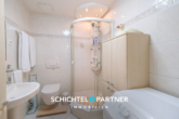 S&P | Dachgeschoss - Badezimmer - NEUER PREIS – Westend | Großes 3-Parteien-Haus mit Balkonen, Keller & Garten