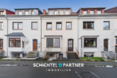 S&P | Außenansicht - Bahnhofsvorstadt | Studentenhaus mit zwei Balkonen und Terrasse