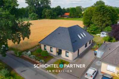 Varrel | Neuwertiges KfW-40-Haus mit Wärmepumpe & traumhaftem Ausblick, 28816 Stuhr, Einfamilienhaus