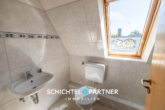 S&P | Duschbad - Ritterhude | Großes Zweifamilienhaus mit schönem Garten und zwei Garagen