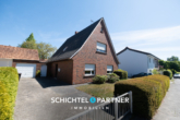 S&P | Außenansicht - Ritterhude | Großes Zweifamilienhaus mit schönem Garten und zwei Garagen