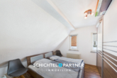 S&P | Zimmer Dachgeschoss - Osterholz | Gepflegtes Mehrparteienhaus mit Doppelgarage in ruhiger Lage