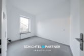 S&P I Wohnzimmer - Döse | Stilvolles und teilweise modernisiertes 2-Parteienhaus in toller Lage