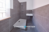 S&P I Badezimmer - Döse | Stilvolles und teilweise modernisiertes 2-Parteienhaus in toller Lage